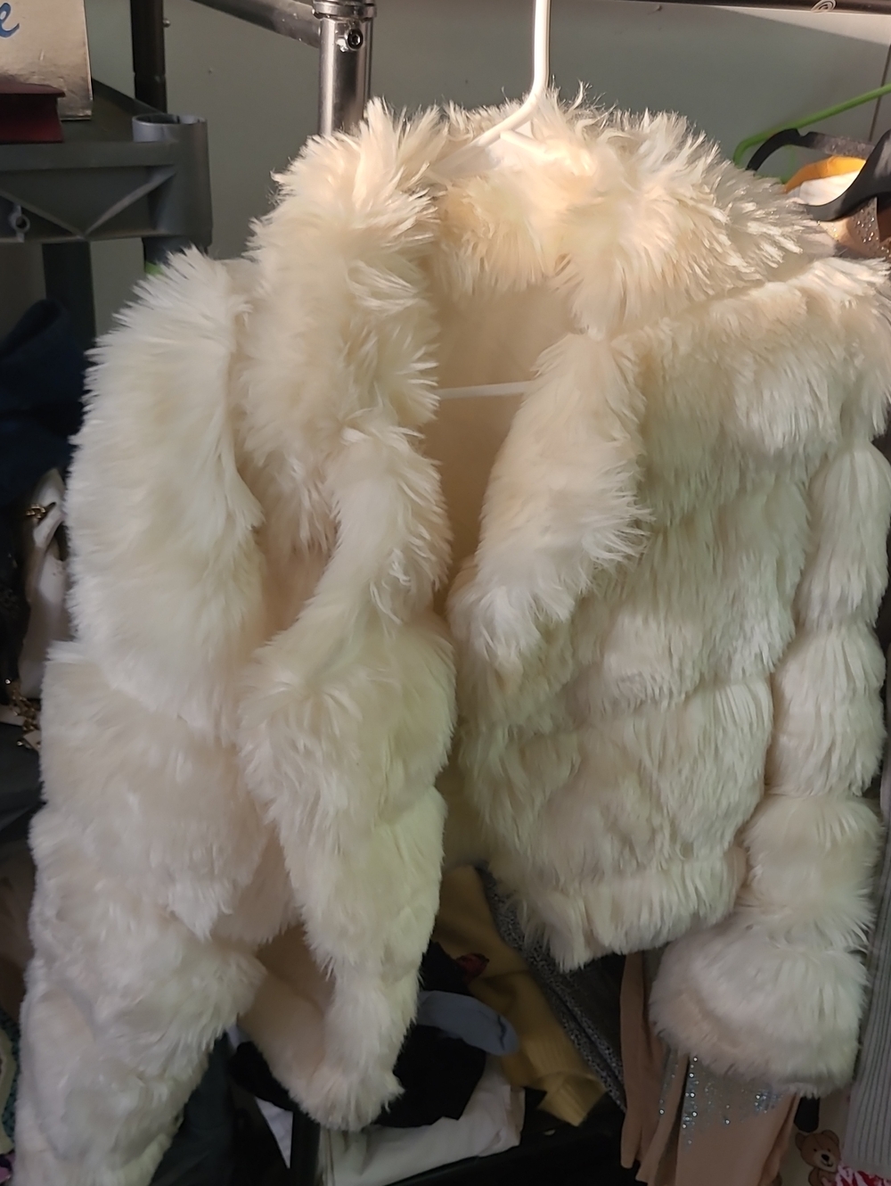 Hera Collection Cream Faux Fur Thick Jacket